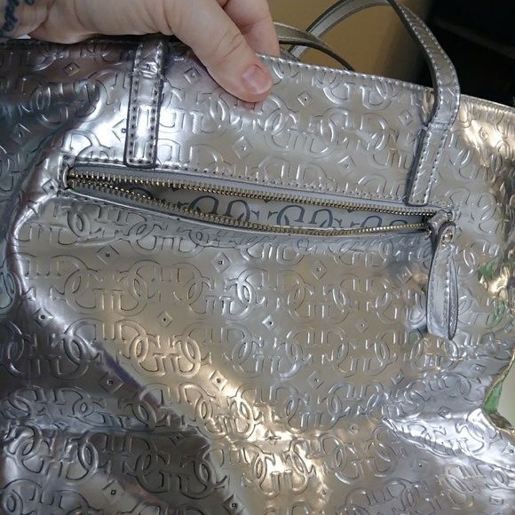Guess purse - Picture 5 of 5